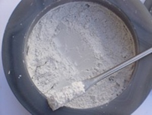 100 g quartz sand ground 5 min, P-6, 250 ml agate grinding set, 20 mm balls.