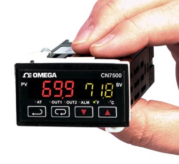 OMEGA CN7500 series temperature and process PIC controller