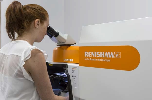 The Renishaw inVia confocal Raman microscope.