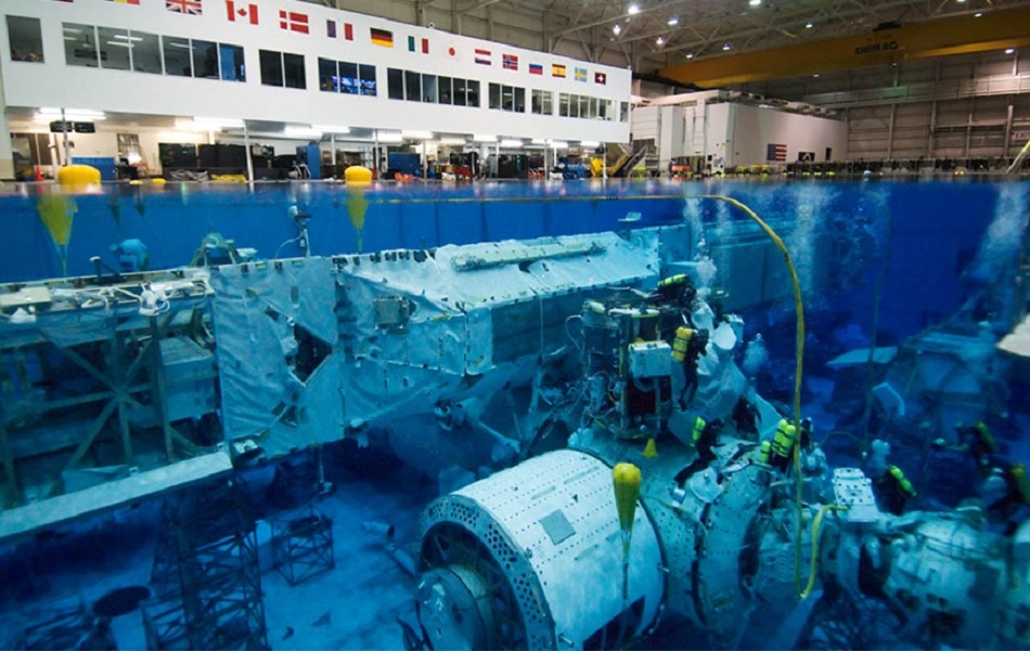 Neutral Buoyancy Laboratory (NBL) at NASA JSC. Credits: NASA/JSC.