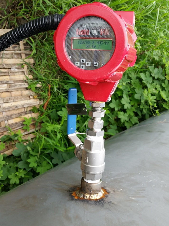 A thermal mass flowmeter measuring compressed air (Credits: Sierra Instruments)