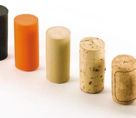 Test extraction force of natural and synthetic corks