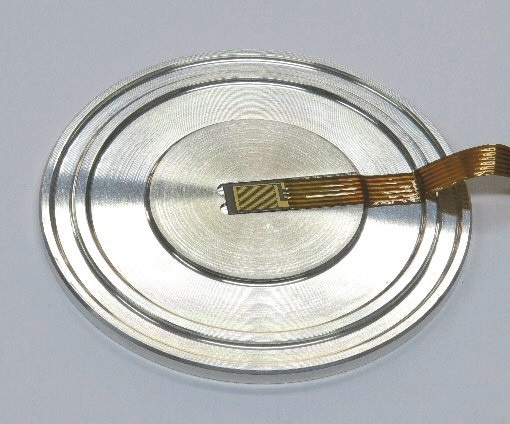 A lower measuring plate with Mini IDEX comb sensor.