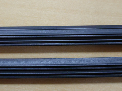 Wiper blade (Top: new wiper blade; bottom: blade after durability test).