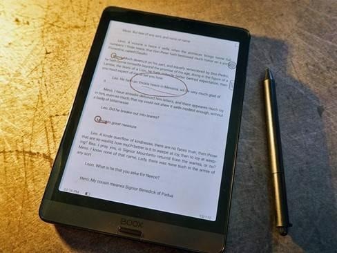 The new Onyx BOOX Note Air e-reader device with e-paper display and touchscreen note-taking capabilities.