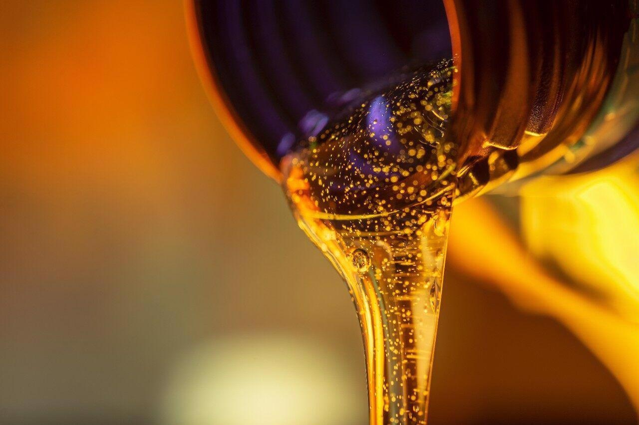 The analysis and monitoring of lubricant oil formulations play a critical role in lubricant oil manufacturing and in understanding the performance of lubricant oils over time.
