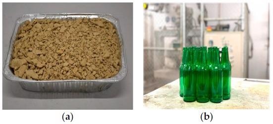 (a) Clay soil; (b) Beer bottles used in this study.