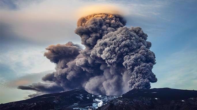 Pinatubo Volcano Eruption.