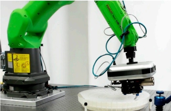 NanoCam高清安装在机器人生产粗糙度测量。
