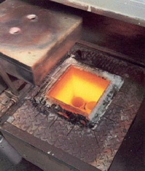 Gold melting crucible furnace (SCF1) for the precious metals market