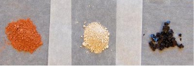 Red soil before (left) and after (center) extraction and the resulting Fe(acac)3 crystals.
