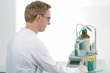899 Coulometer for Entry-Level Titration from Metrohm