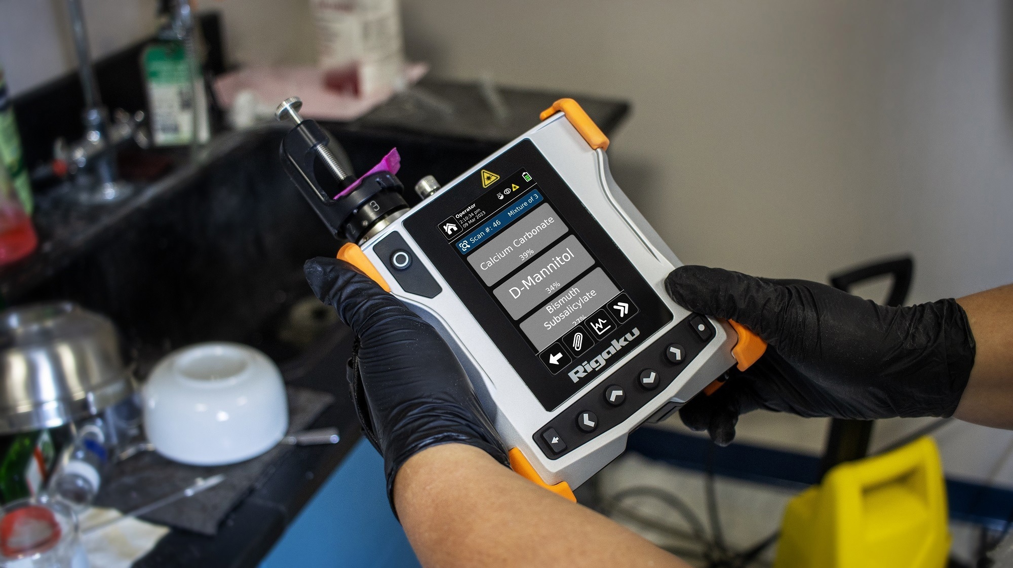 CQL Max-ID Handheld 1064 nm Raman Analyzer for Rapid Chemical Threat Analysis