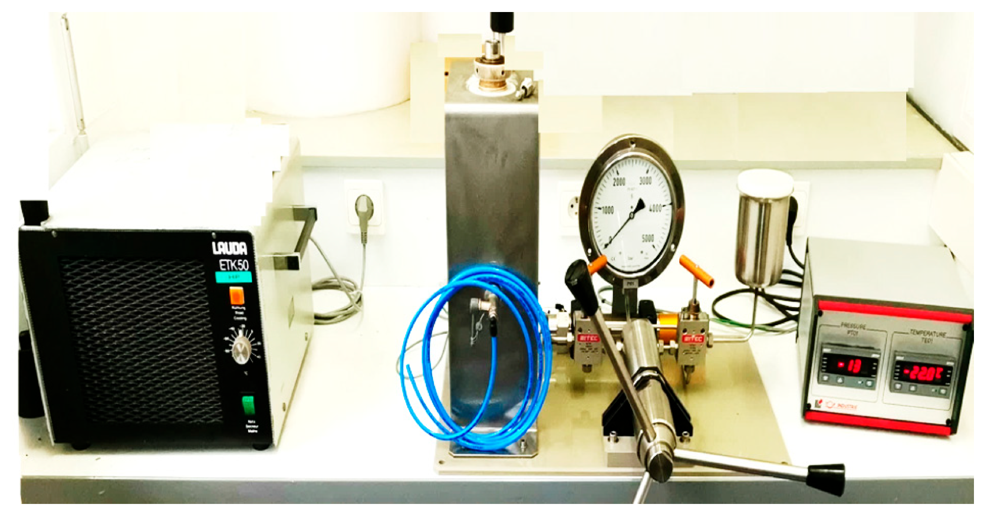 Freeze isostatic pressure equipment at ICMCB.