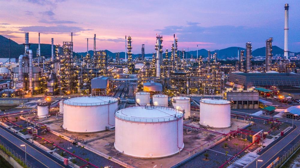 Researchers Consider the Circular Economy in Oil Refineries
