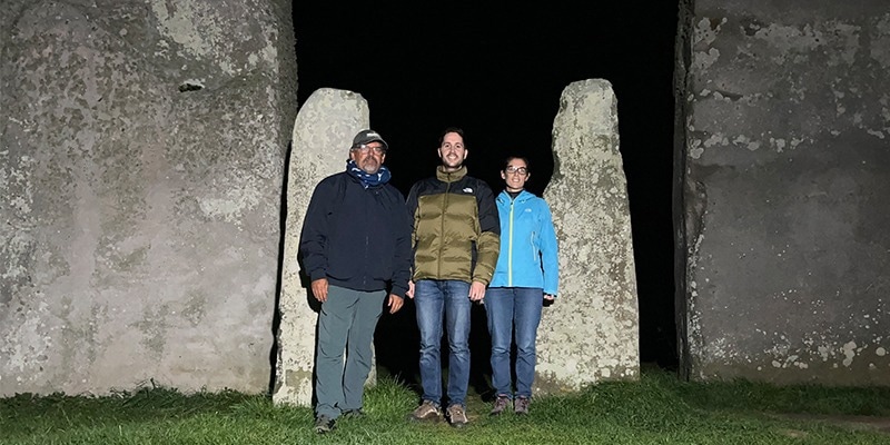 Sondeando los secretos de Stonehenge con espectroscopía Raman
