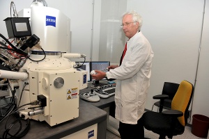 The First Carl Zeiss AURIGA CrossBeam Electron-Ion Microscope Begins Service
