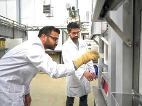 Jülich Researchers Create High-Tech Material Encapsulated in a Salt Crust