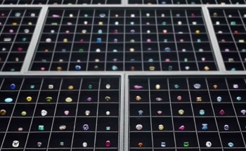 The Digital "Super-Expert" Putting Gemstones Under the Microscope